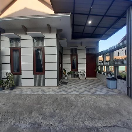 Widodaren Homestay Probolinggo Luaran gambar
